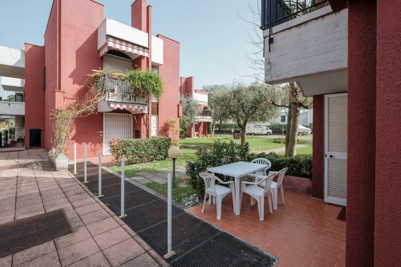 Residence Holiday Sirmione B8 Bagian luar foto