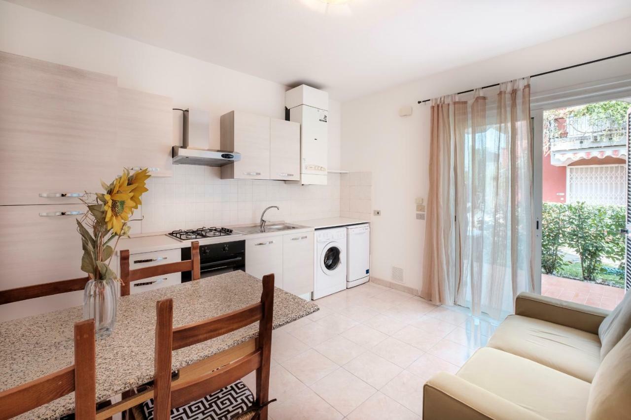 Residence Holiday Sirmione B8 Bagian luar foto
