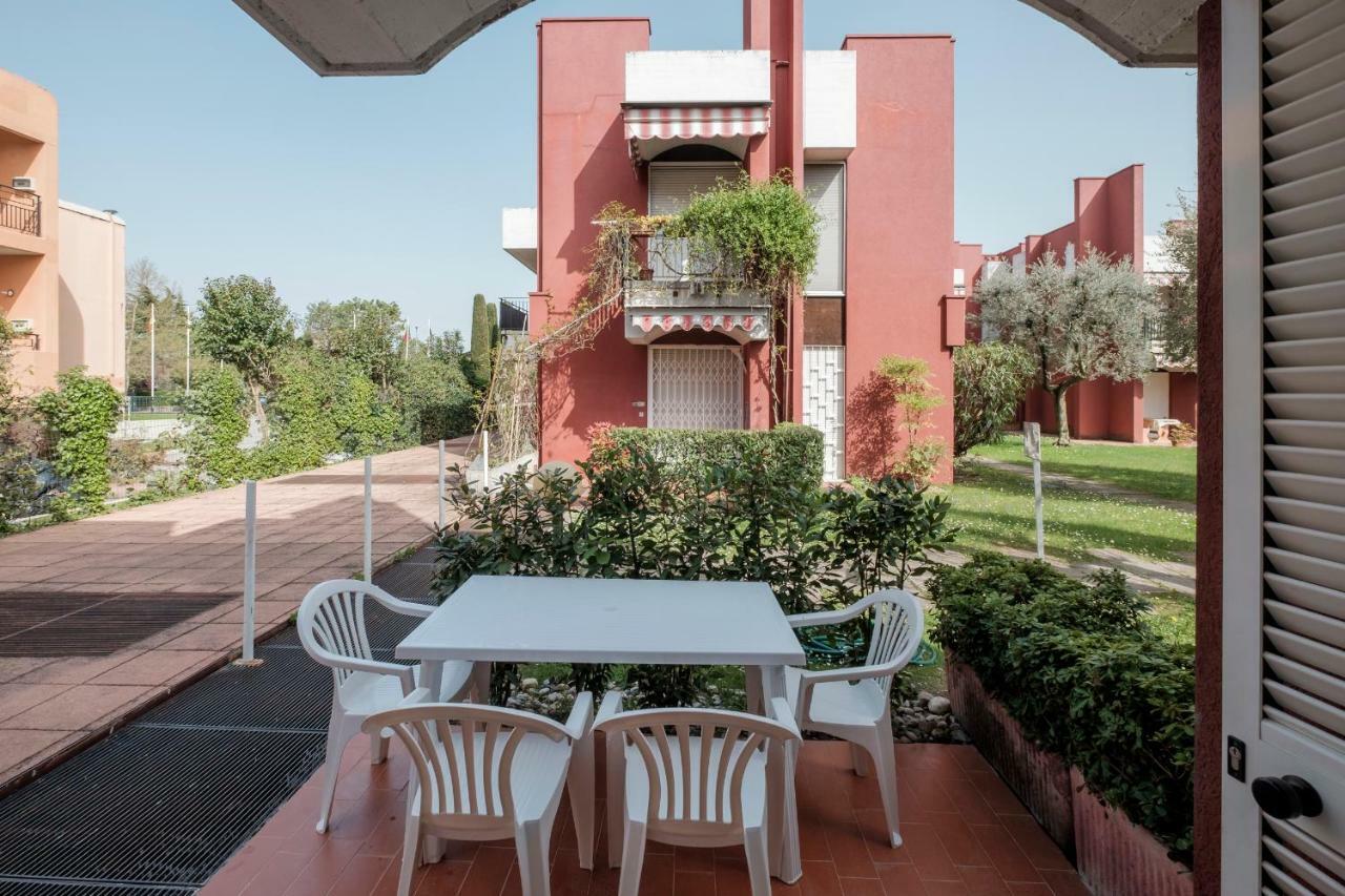 Residence Holiday Sirmione B8 Bagian luar foto