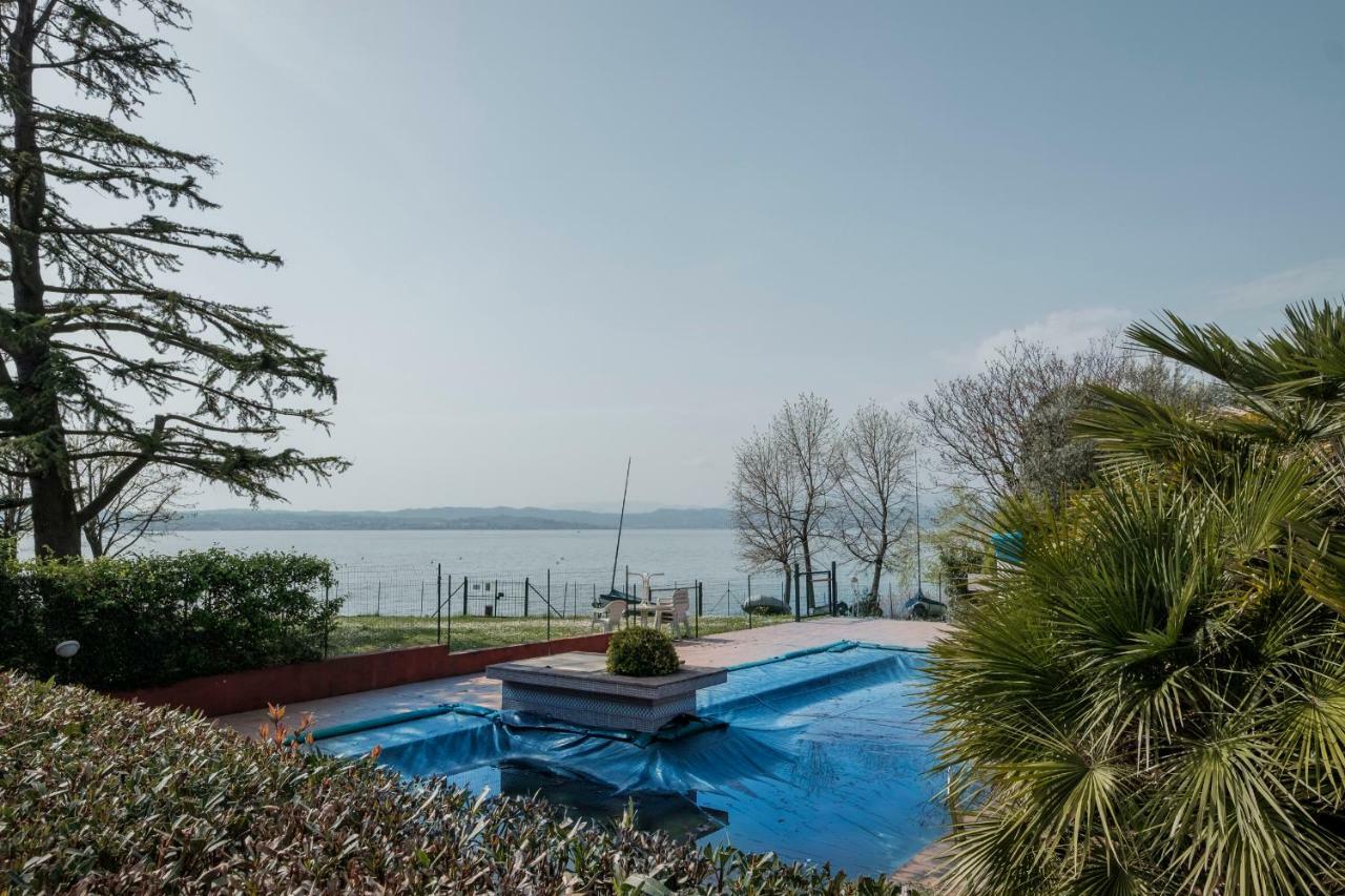 Residence Holiday Sirmione B8 Bagian luar foto