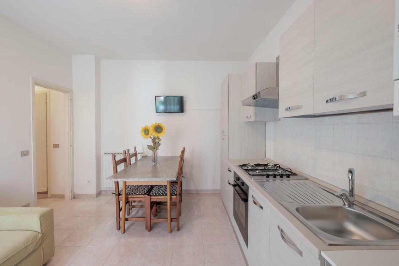 Residence Holiday Sirmione B8 Bagian luar foto