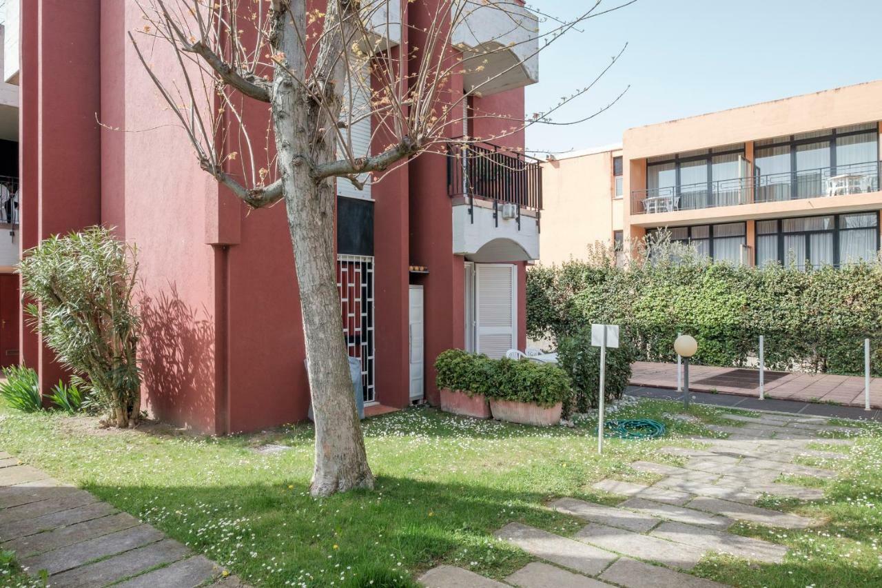 Residence Holiday Sirmione B8 Bagian luar foto